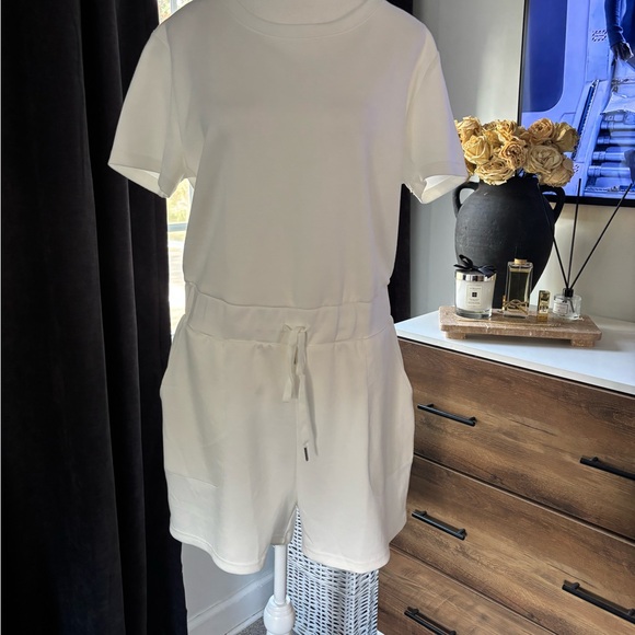 Pants - NWOT ! White Short Sleeve Romper